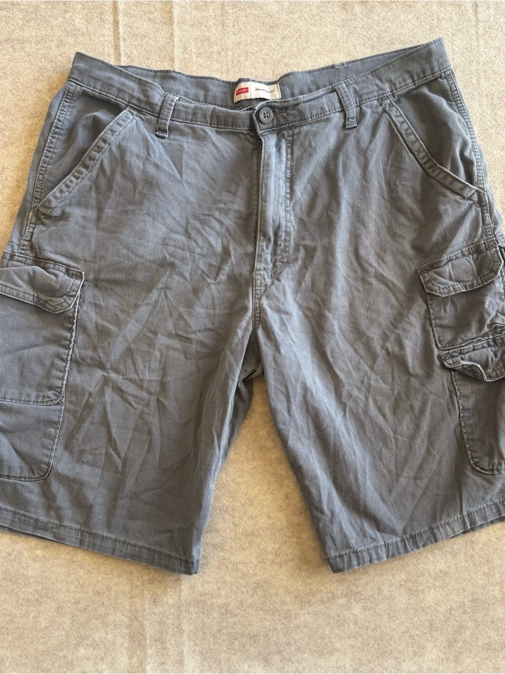 Wrangler Men's Gray Cargo Shorts with Multiple Pockets